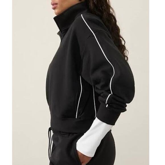 NWT Athleta Forever Fleece 1/2 Zip High Hip Crop Piping Sweatshirt Black Size XS - Picture 2 of 10